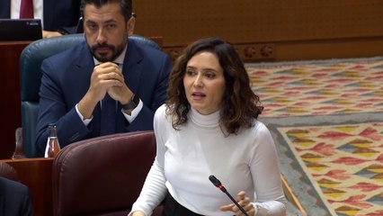 Ayuso dice que han estado "callados" cinco años pero en Sánchez recaen "130 mil muertos"