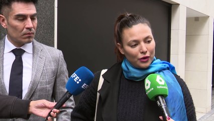 Elisa Mouliaa cede el piso