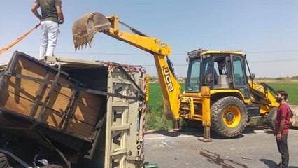 Ahmedabad: डीजे वाहन पलटा, 2 की मौत