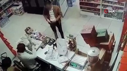 Market Kasasında Akılalmaz Olay! Güvenlik Kamerası Sapığı Ele Verdi