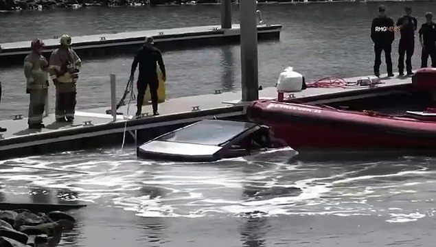 Une Tesla Cybertruck coule alors qu'Elon Musk avait assuré qu'il était waterproof