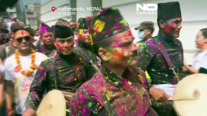 Farbenfroh - in Kathmandu feiern Tausende das Holi-Fest