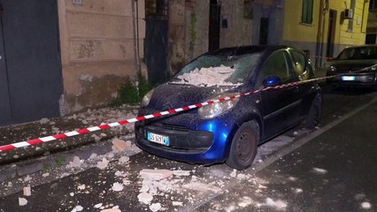 Quake damages buildings and sparks panic in Italy's Naples