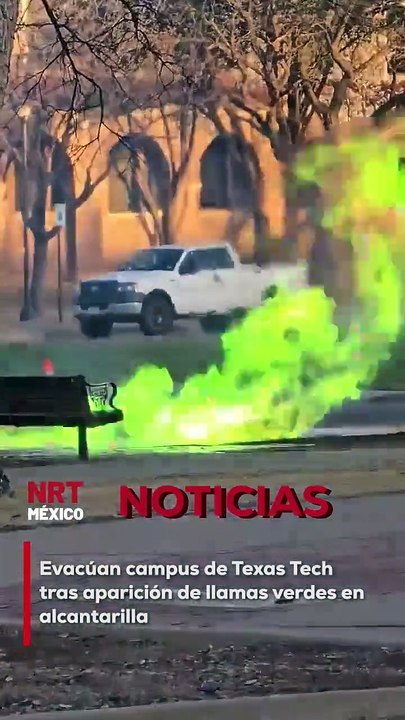 El campus de Texas Tech fue evacuado luego de que testigos reportaran la presencia de llamas verdes emergiendo de una alcantarilla. Autoridades investigan el origen del fenómeno.