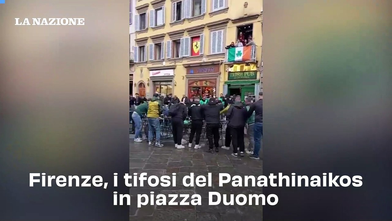 Firenze, i tifosi del Panathinaikos in piazza Duomo