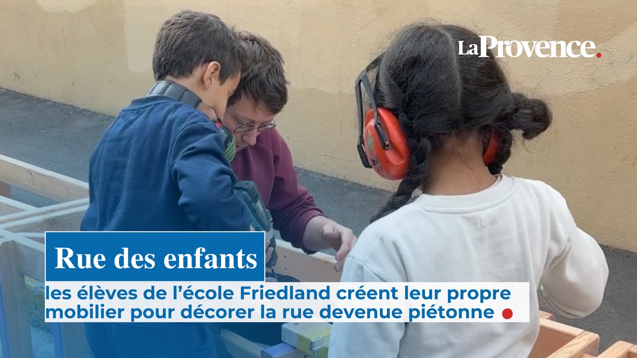 Rue des enfants : ces élèves créent leur mobilier pour décorer la rue de leur école