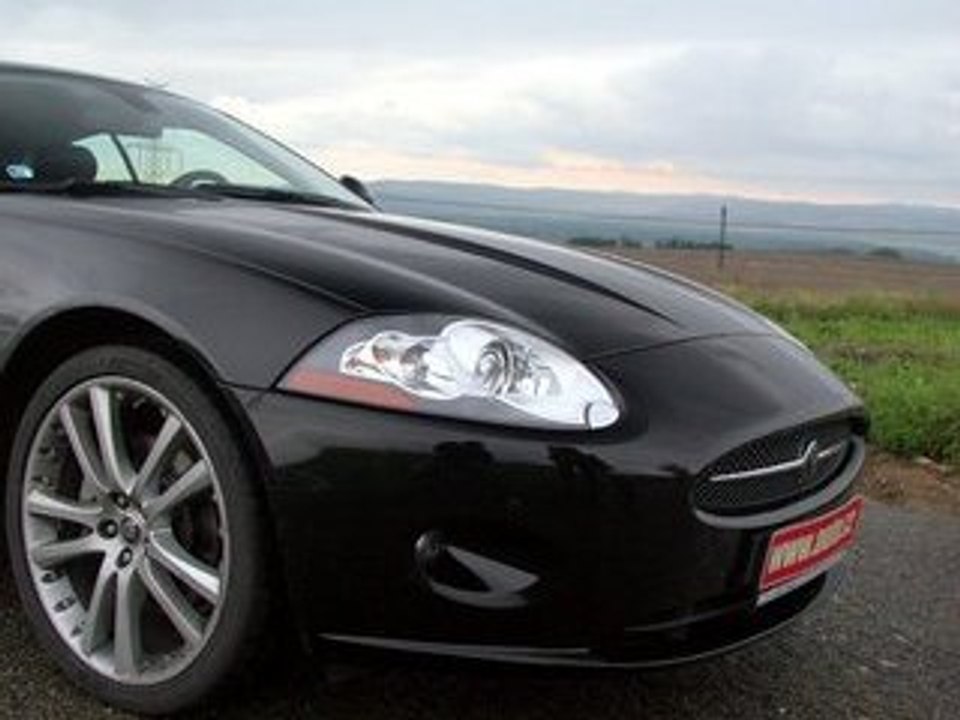 Jaguar XK - kulturalny gentelman, czy zabójcza maszyna?