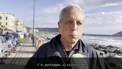 Campi Flegrei, il vulcanologo: "Censimento vero degli edifici o evacuarli"