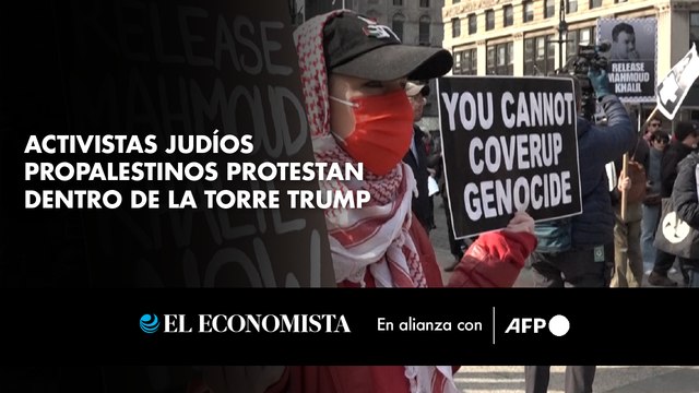 Activistas judíos propalestinos protestan dentro de la Torre Trump