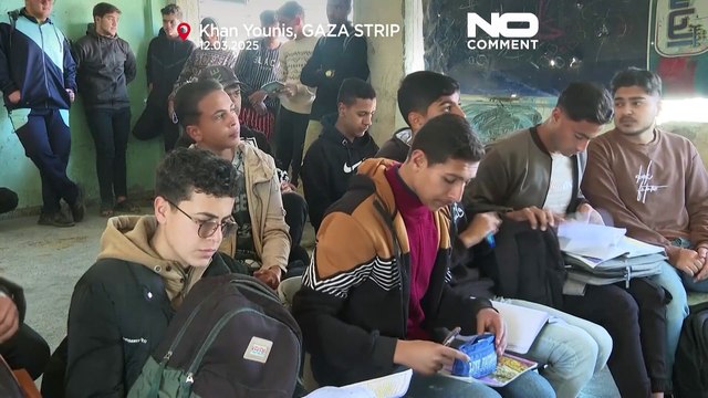 رغم الصعوبات وانقطاع الكهرباء.. أطفال غزة يطلبون العلم ولو في مدارس مدمّرة