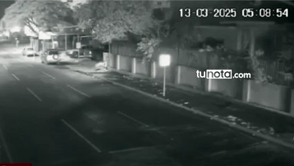 Policías salen 'volando' de la paila de una patrulla en San Pedro Sula