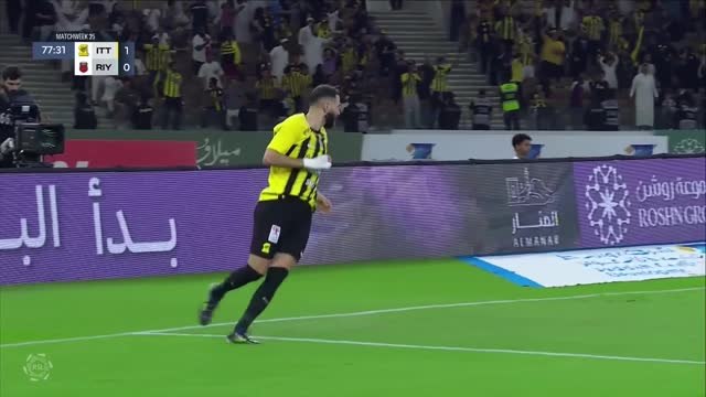 Late penalty sees Al Ittihad move seven clear