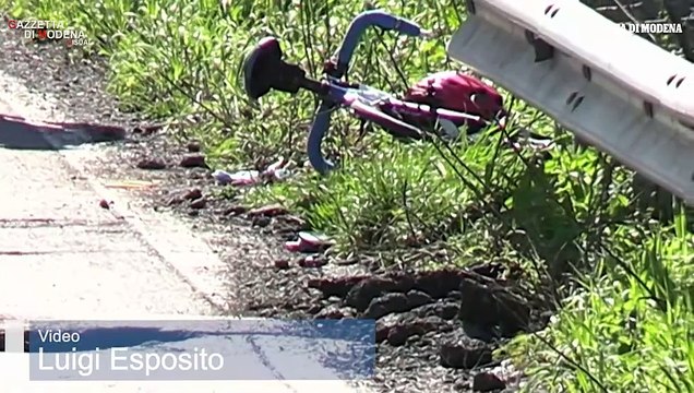 Scende dal cavalcavia e cade: muore cicloamatore di 81 anni