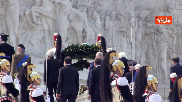 Giornata dell'Unit? Nazionale, Mattarella rende omaggio al Milite Ignoto all'Altare della Patria