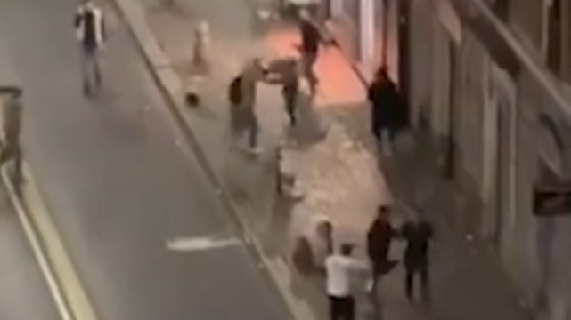 Milano, maxi rissa in Via Padova: volano sedie