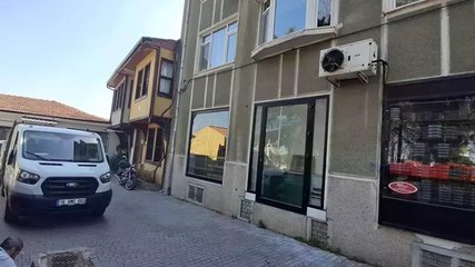 Osmanlı Dönemi tasavvuf aliminin türbesi, 5 katlı binanın altında