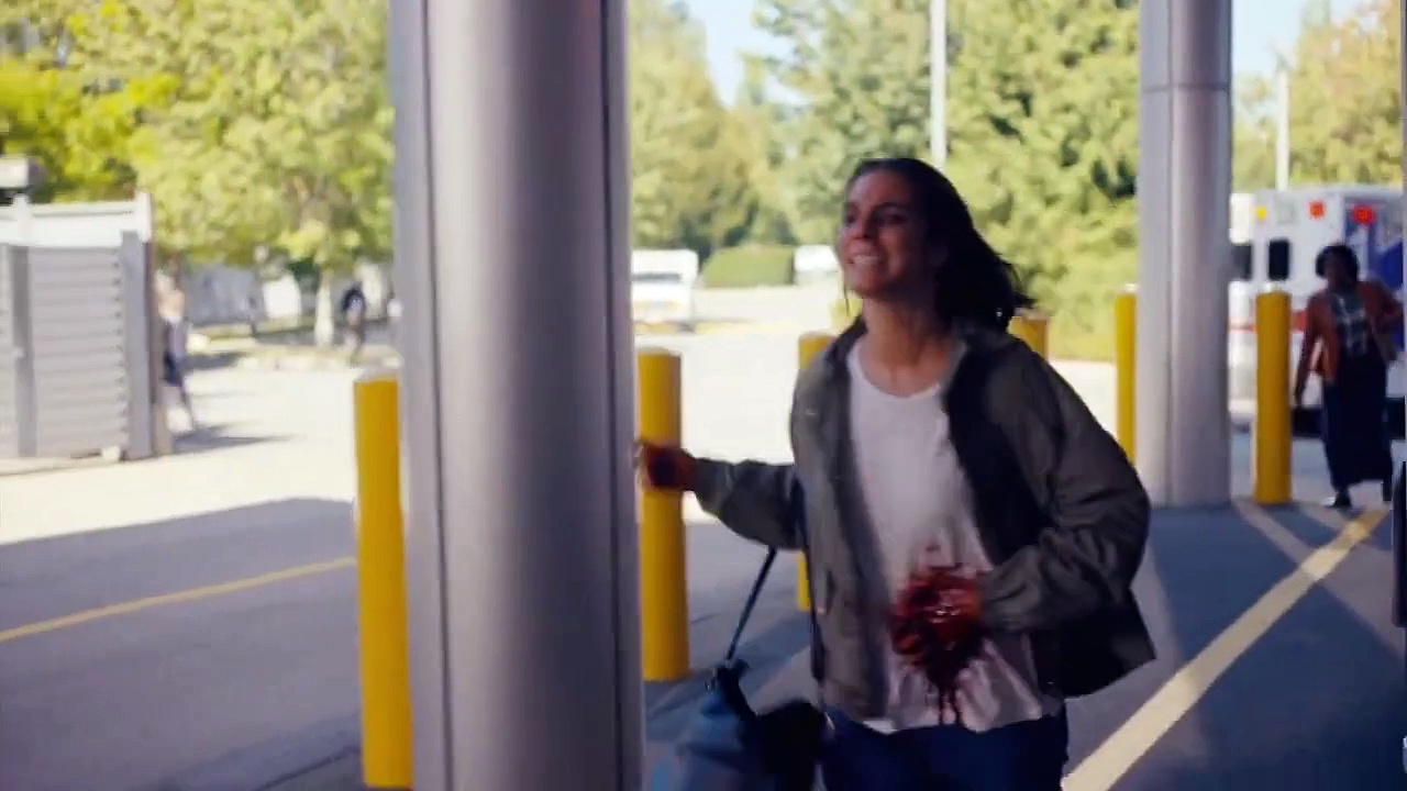 Watson S01E07 Teeth Marks