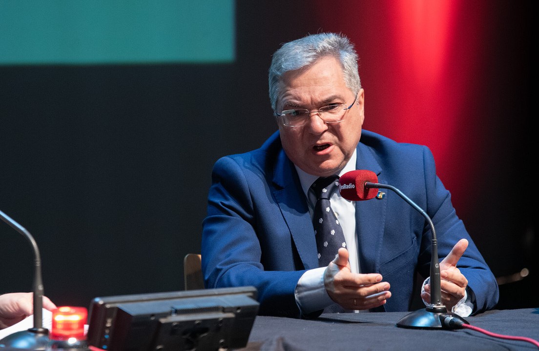 Jiménez Losantos entrevista al presidente de la Diputación de Orense