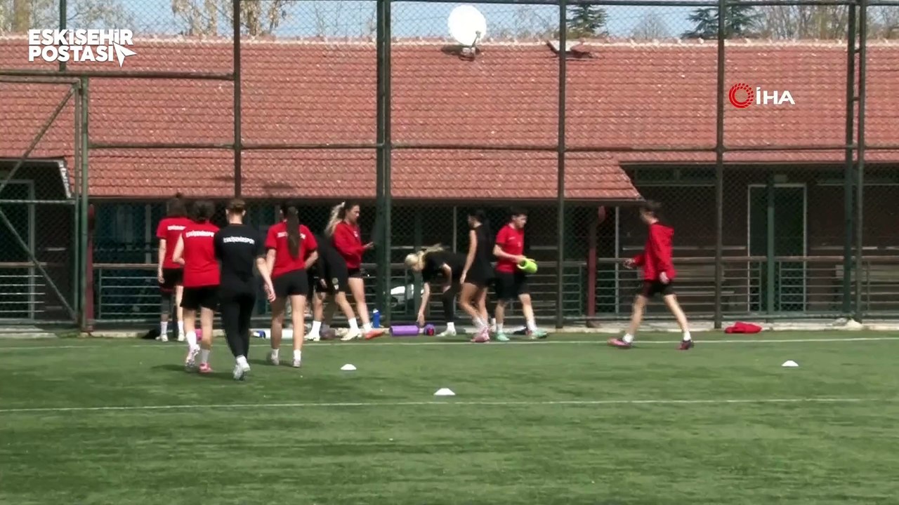 Eskişehirspor'da kadın teknik direktörden takdir toplayan mücadele