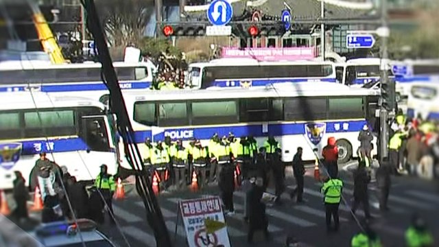 탄핵 찬반 집회에 마라톤 대회까지...주말 교통 혼잡 예상 / YTN