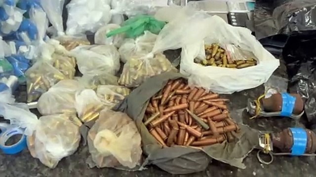 Suspeito tenta fugir de cerco policial e entrega local onde armazenava explosivo e munições em Salvador; assista