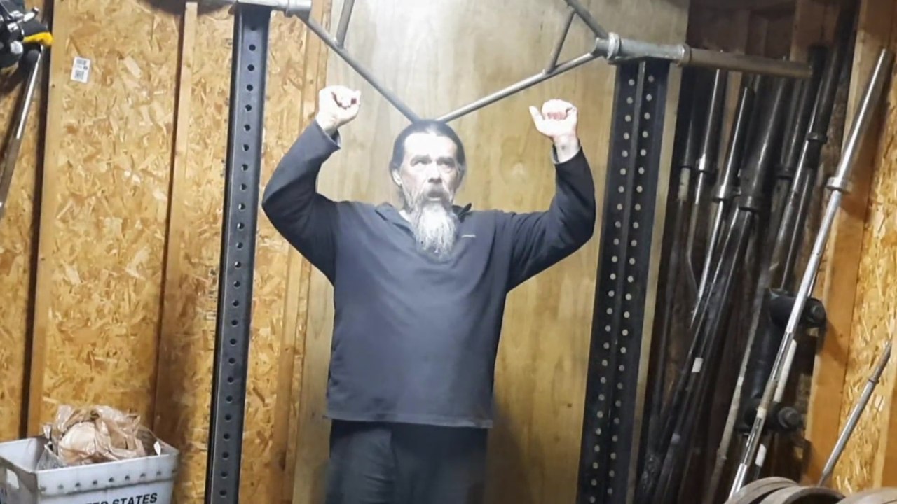 Wrap Up on Trap Bar Pullups!