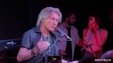 Ligabue festeggia in grande 30 anni di "Buon Compleanno Elvis"