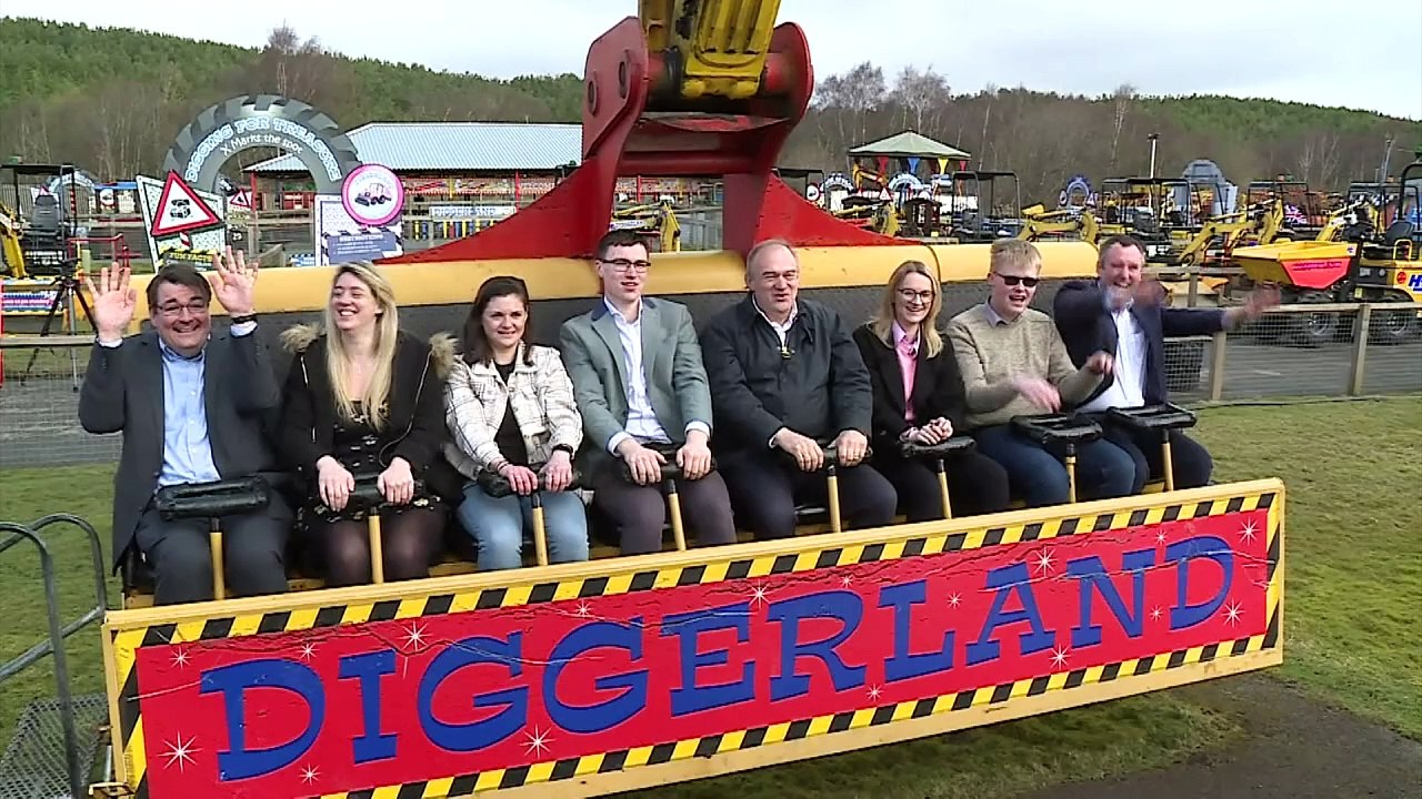 Davey gets dizzy at Diggerland theme park