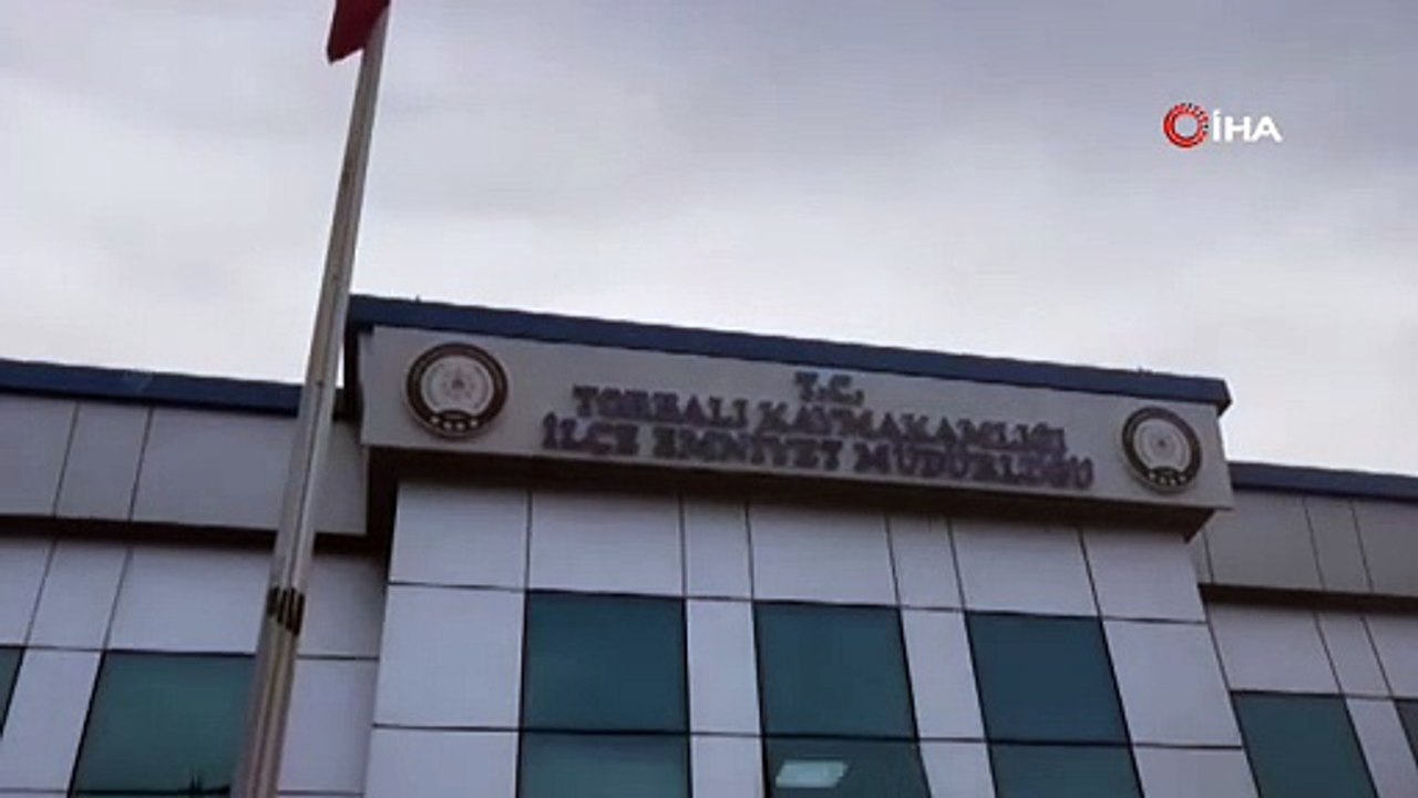 Polisi görünce tarlaya attığı çuvaldan 4 tabanca çıktı