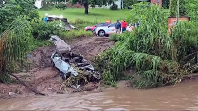 South Africa : woman swept away by floodwaters in KwaZulu-Natal province