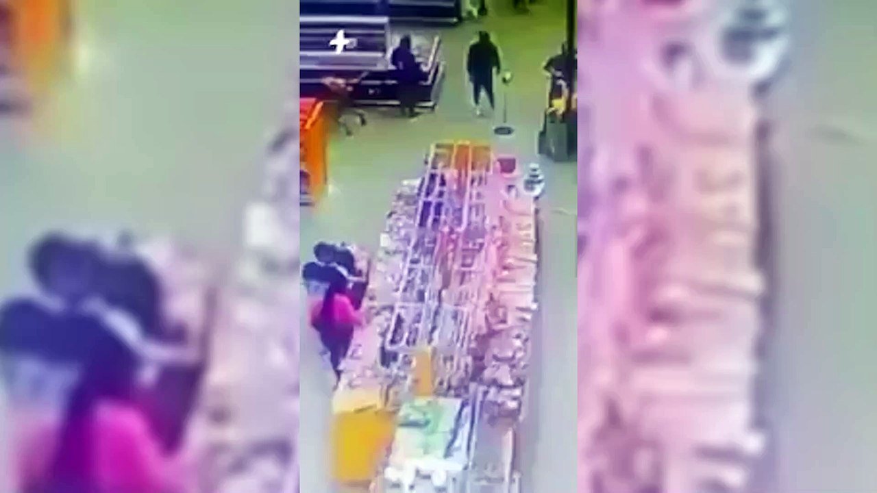 Mulher sobrevive após ser atingida por pallet com 1 tonelada de leite condensado; Veja o vídeo