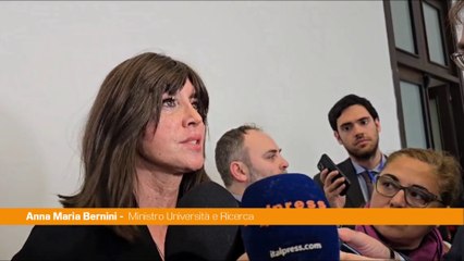 Medicina, Bernini "No abolizione numero chiuso, ma test d'ingresso"