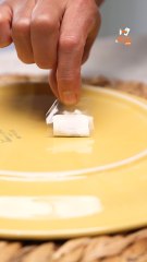 Así se puede quitar una etiqueta de un plato