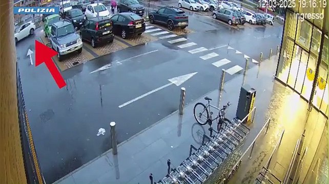 Bologna, preso ladro seriale in azione nei parcheggi dei supermercati