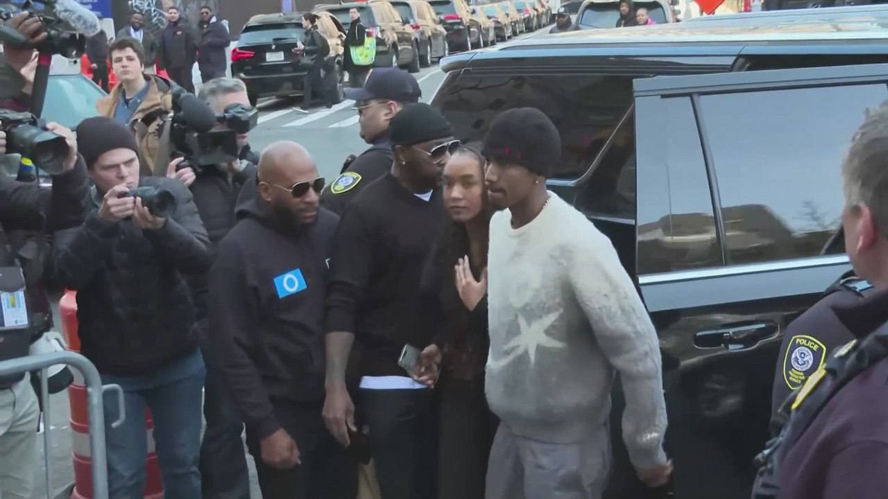 Sean Combs' family arrives at federal court as he faces legal showdown