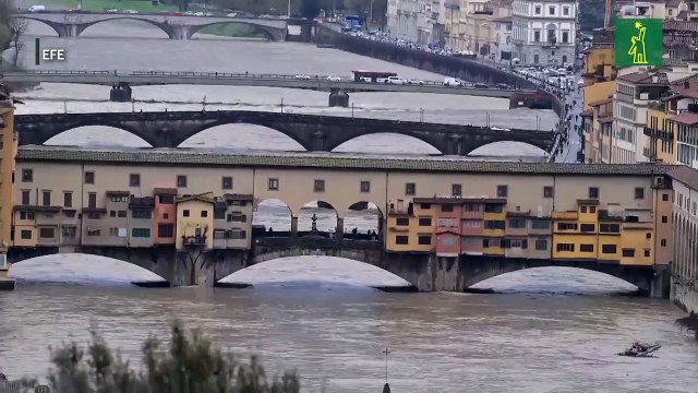 Florencia cierra sus museos ante las crecidas y las primeras inundaciones por un temporal