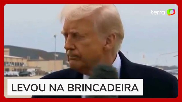 Trump é atingido por microfone no rosto durante entrevista e reage: 'Você viu isso?'