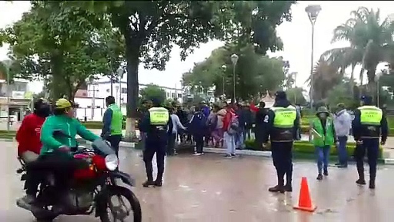 Tensión entre transportistas y Juntas Vecinales por alza de pasajes