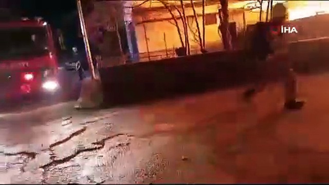 Peş peşe patlamaların ardından alevler yükseldi