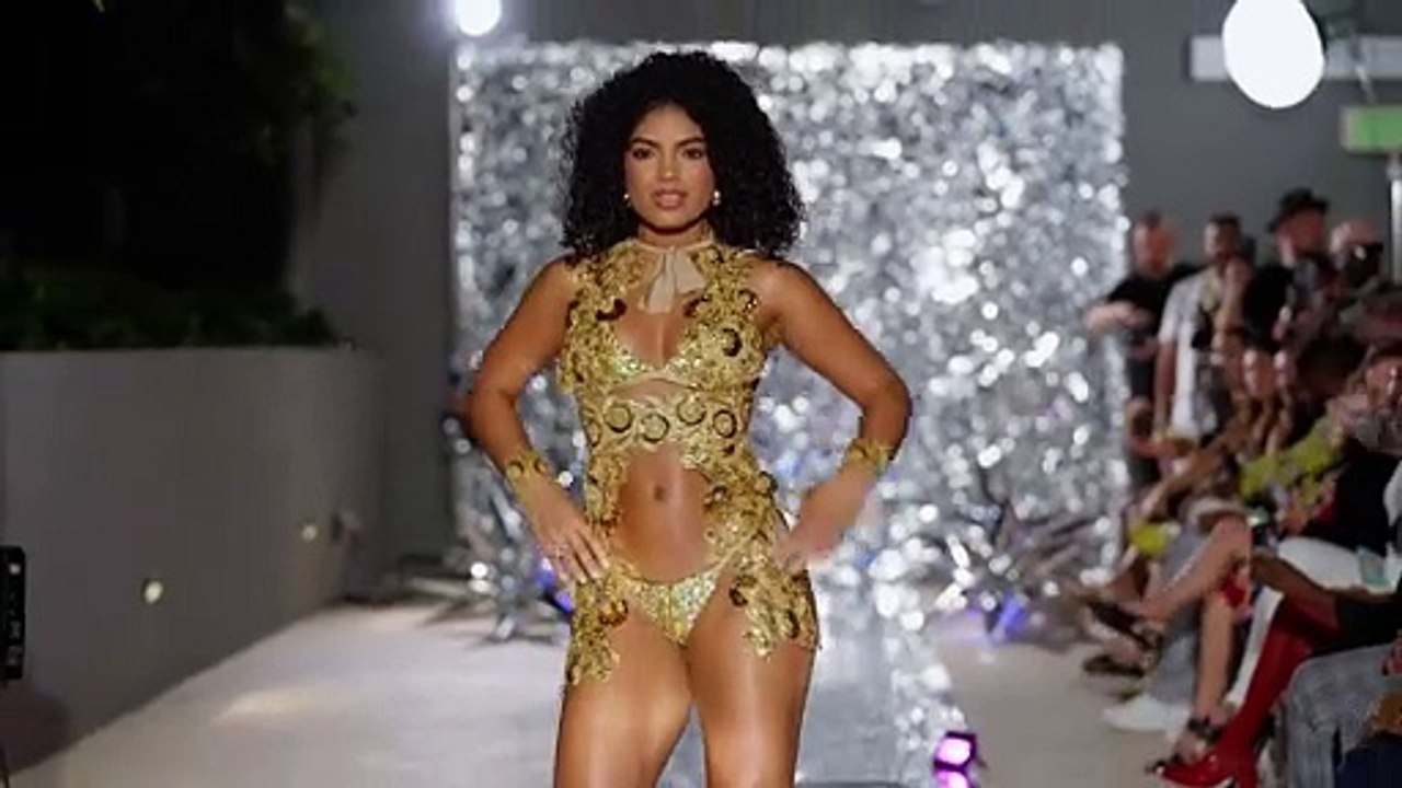 Bárbara Solórzano in Mesmerizing Slow Motion | Miami Art Basel Fusion Fashion 2023