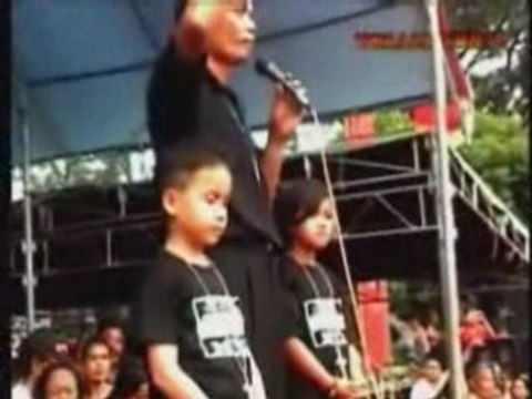 Two 8 Year Old Preachers prayed for Indonesian Muslims