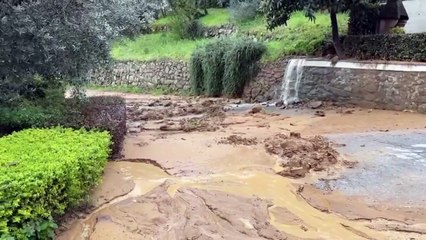 Frana sulla collina di San Baronto a ridosso di un'abitazione