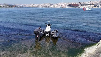 Onu görenler gözlerine inanamadı! Hem karada hem denizde gidebilen motosiklet yaptı!