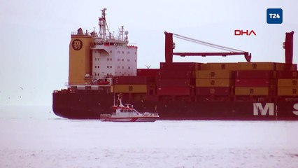 Bakırköy'de kargo gemisi karaya oturdu