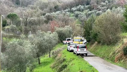 Frana in diretta in provincia di Livorno: il video da Nugola fa il giro del web