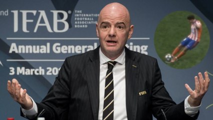 La UEFA no puede cambiar el reglamento arbitral 