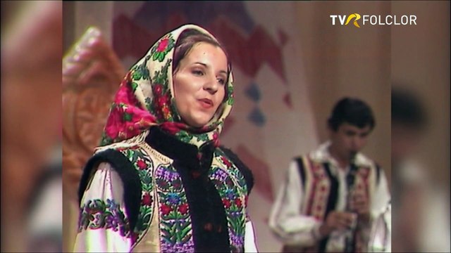 Elena Mandrescu - Floare de campie, floare de bujor (Din cununa cantecului romanesc - arhiva TVR)