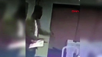 Hakem, tartıştığı antrenöre kafa attı