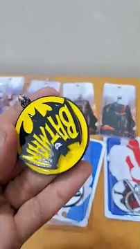 🦇 Batman Logo Rotating Metal Keychain | High-Quality Keychain for Fans & Collectors!