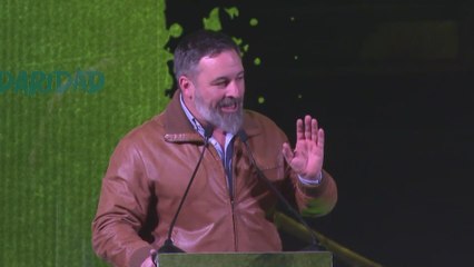 Abascal critica que Feijóo vaya "a la misma reunión que ETA"
